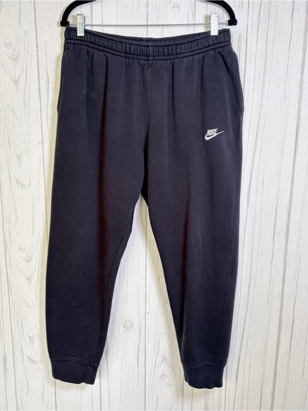 NIKE Men's Black Jogger Style Sweatpants with Pockets, Large